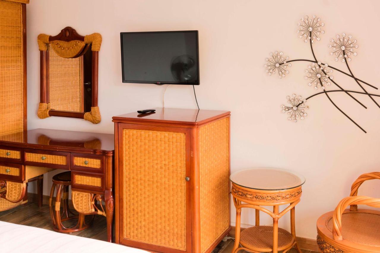 Fort Fun City Hotel Fort Portal エクステリア 写真