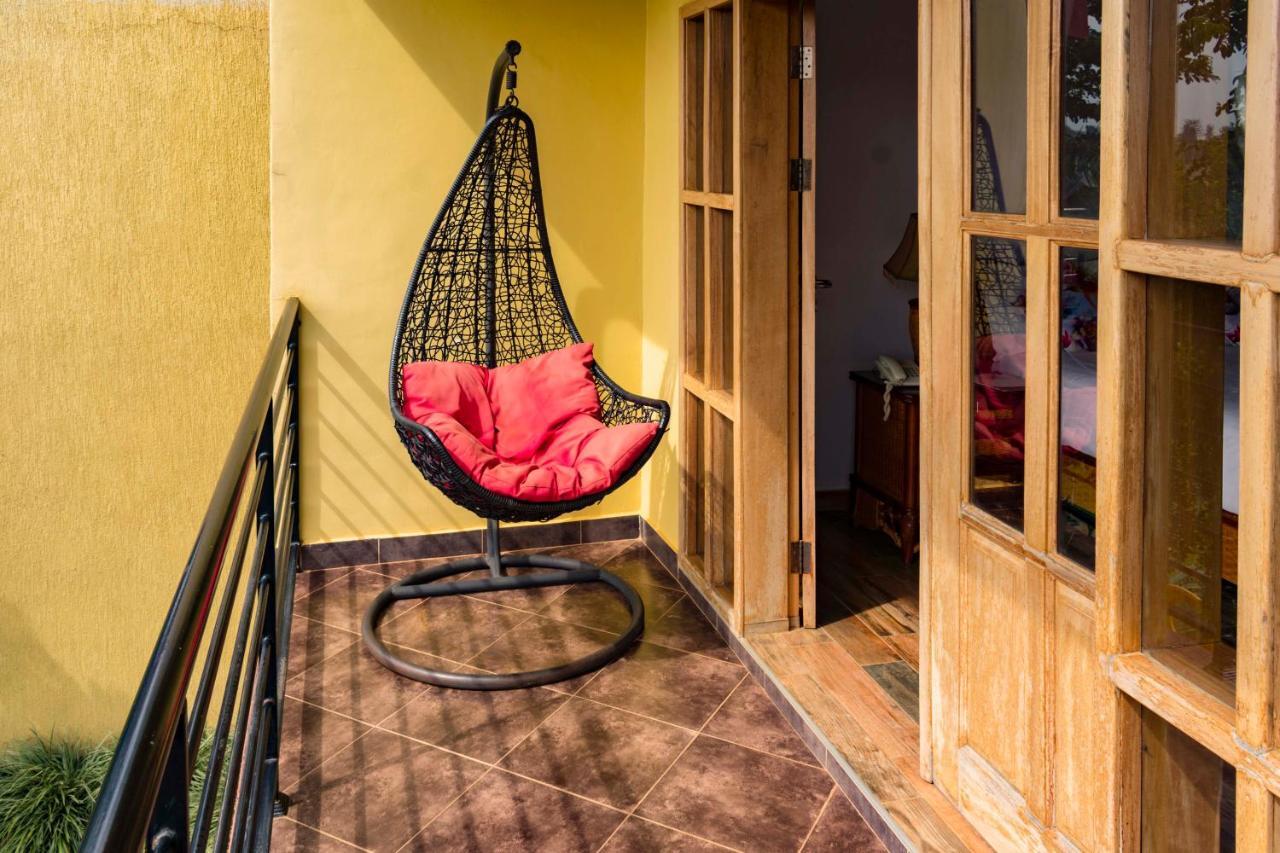 Fort Fun City Hotel Fort Portal エクステリア 写真