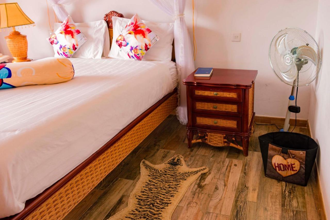 Fort Fun City Hotel Fort Portal エクステリア 写真