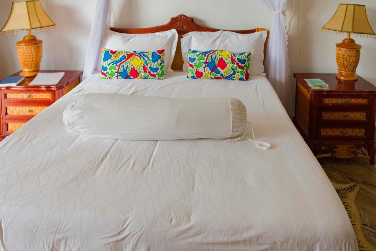 Fort Fun City Hotel Fort Portal エクステリア 写真