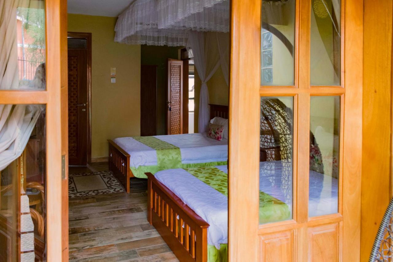 Fort Fun City Hotel Fort Portal エクステリア 写真