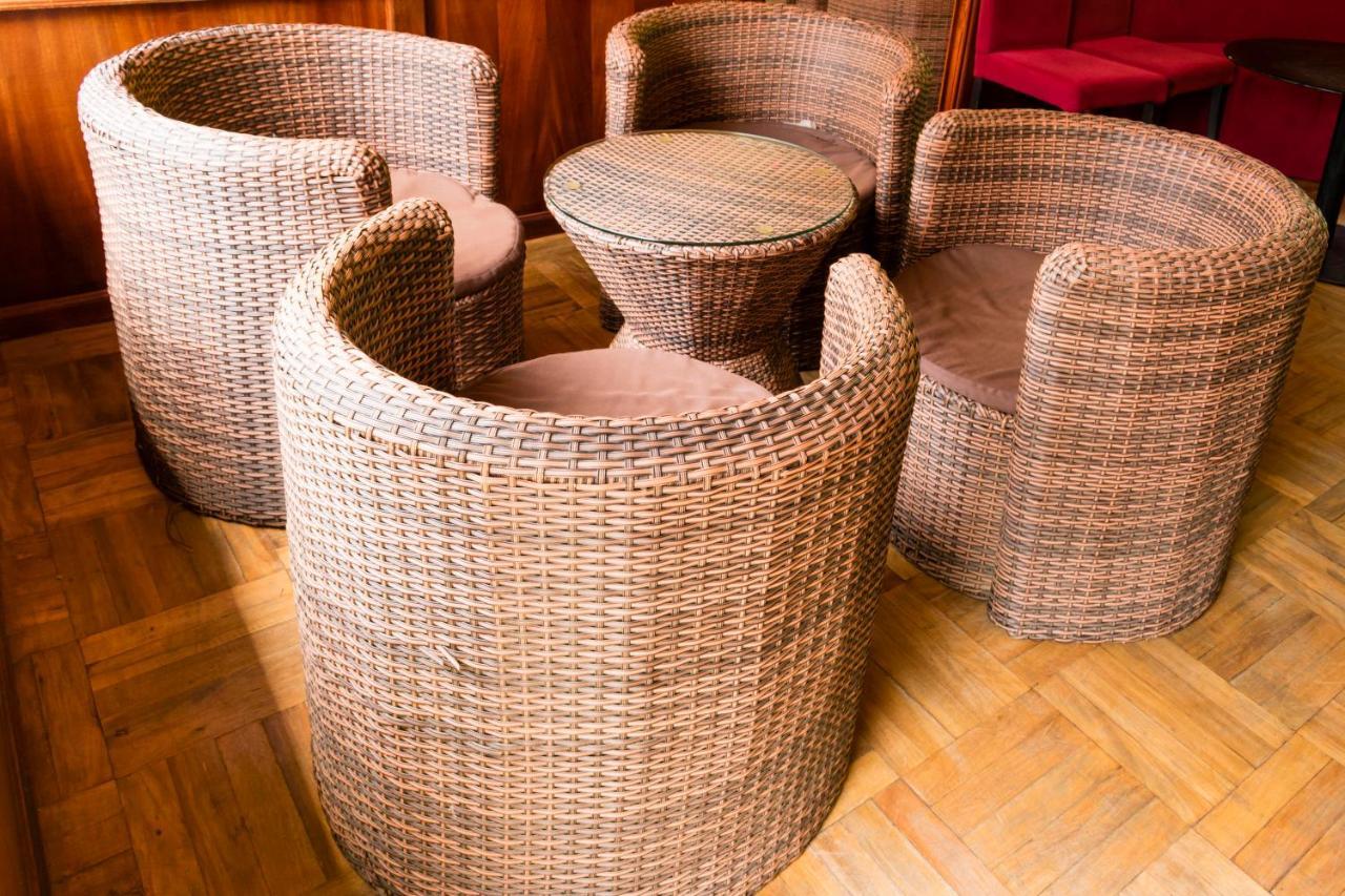 Fort Fun City Hotel Fort Portal エクステリア 写真