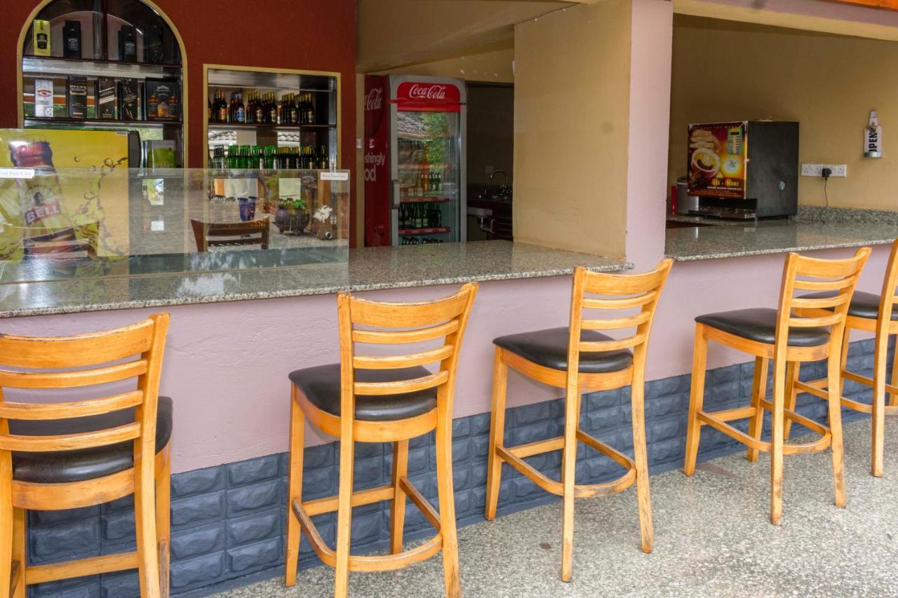 Fort Fun City Hotel Fort Portal エクステリア 写真