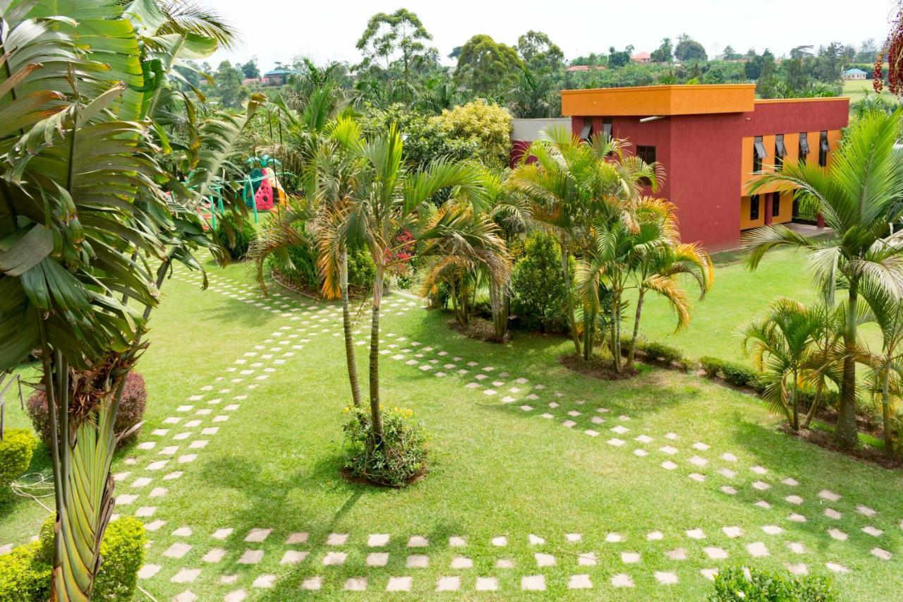 Fort Fun City Hotel Fort Portal エクステリア 写真