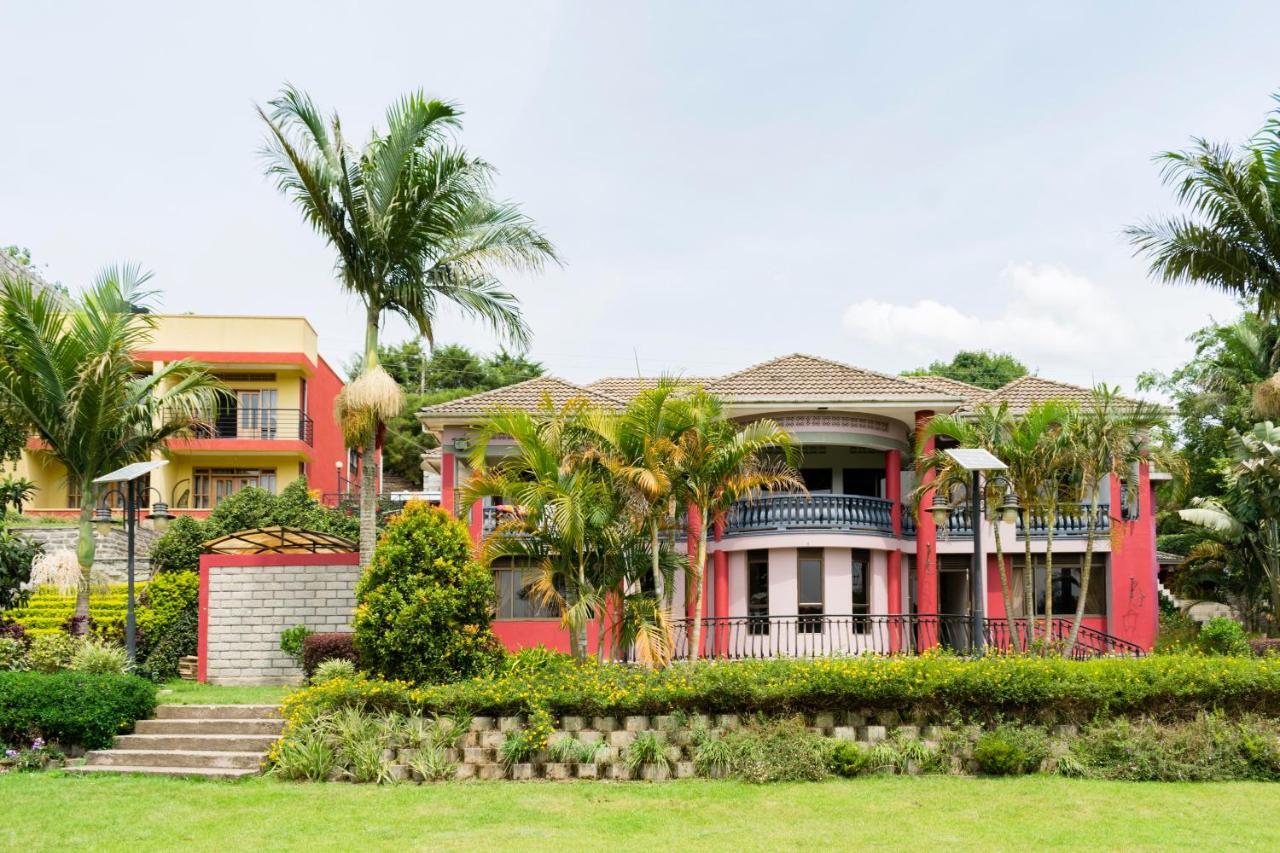 Fort Fun City Hotel Fort Portal エクステリア 写真