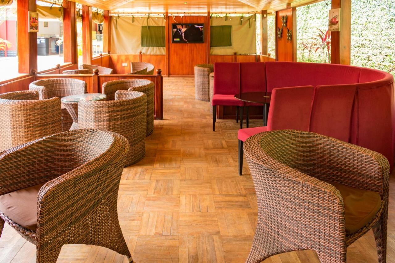 Fort Fun City Hotel Fort Portal エクステリア 写真
