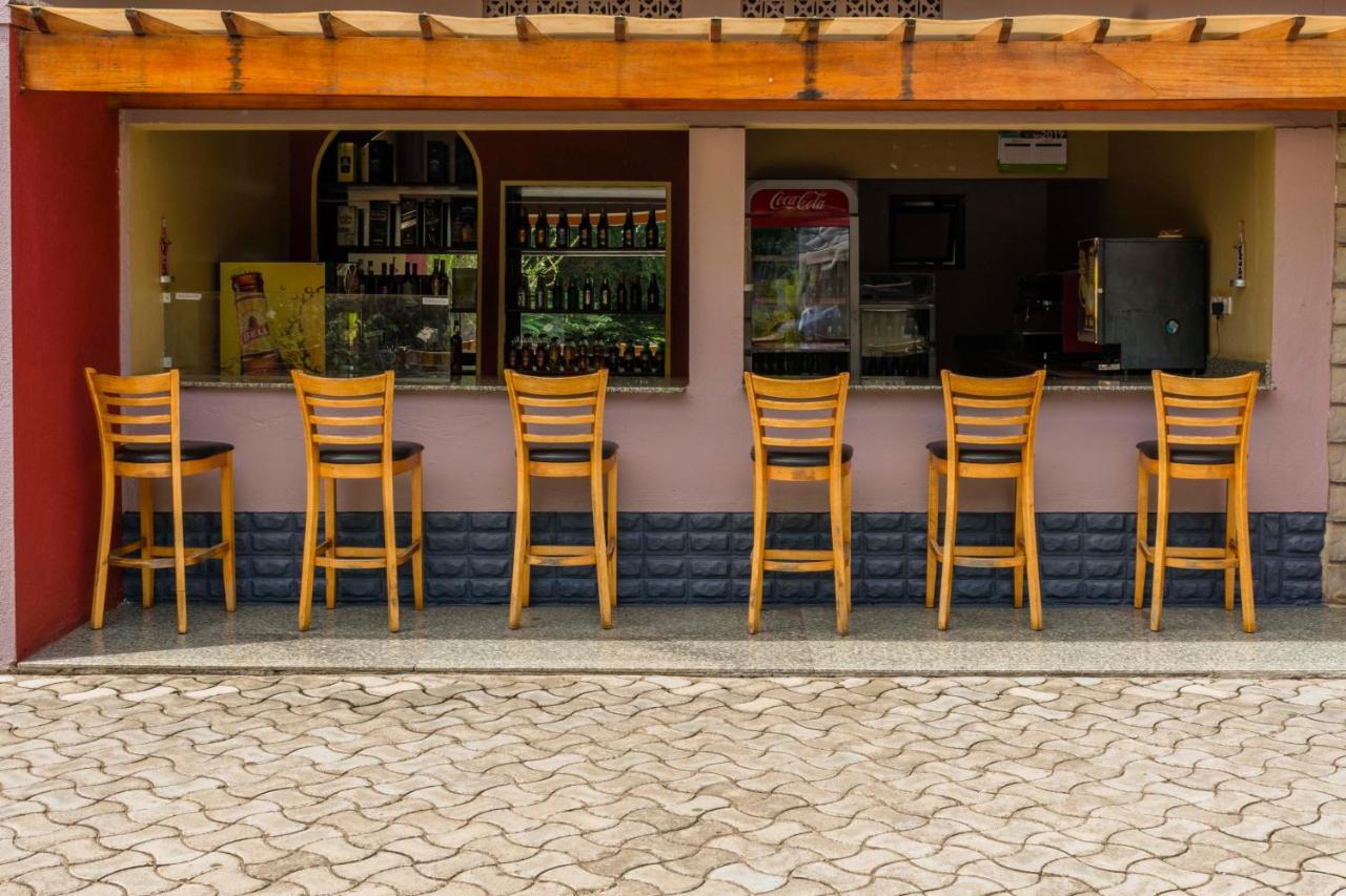 Fort Fun City Hotel Fort Portal エクステリア 写真