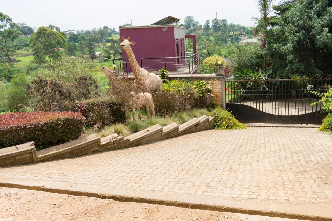Fort Fun City Hotel Fort Portal エクステリア 写真